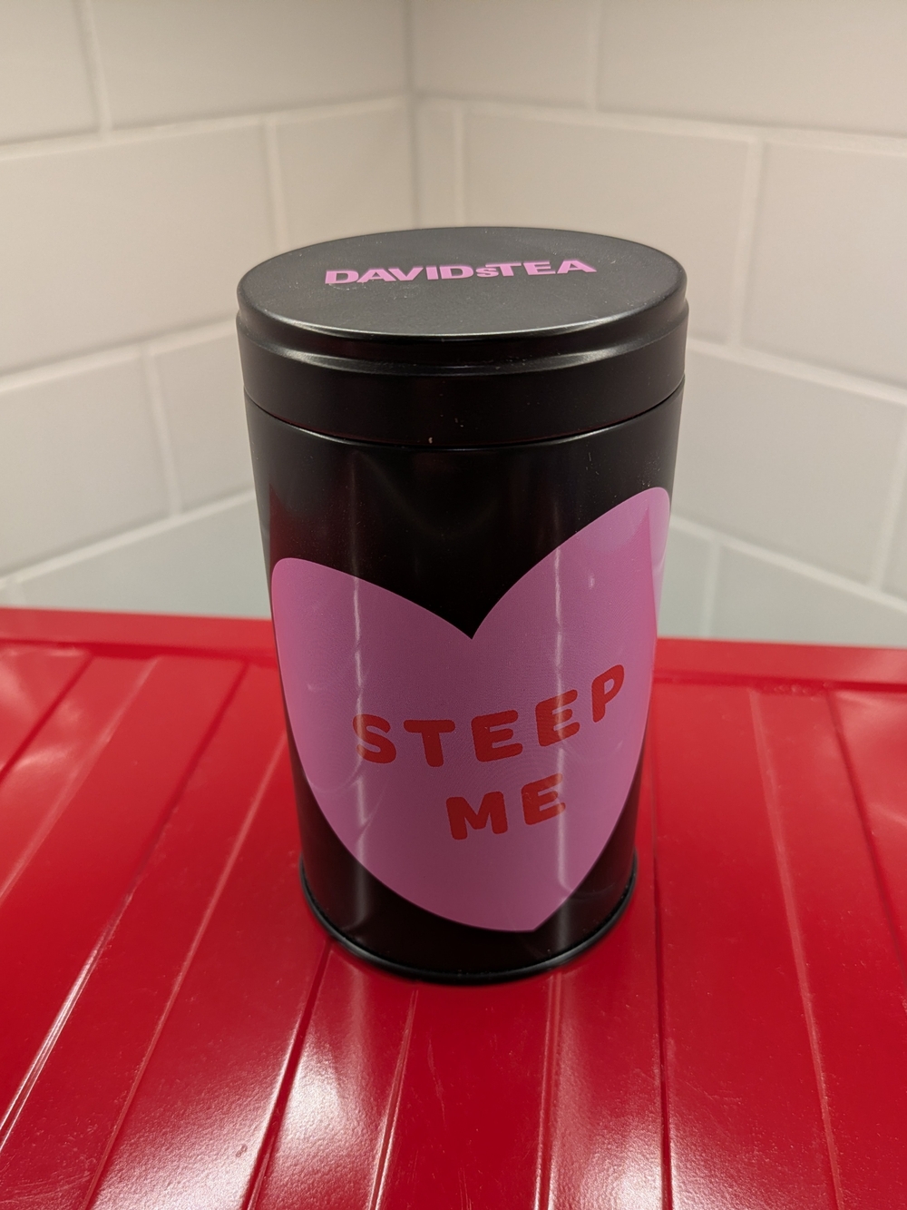 Steep Me Tin - Black with Pink Heart